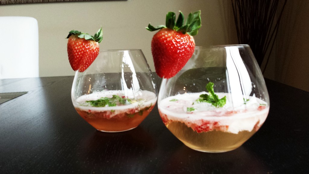 Strawberry Champagne Mojito